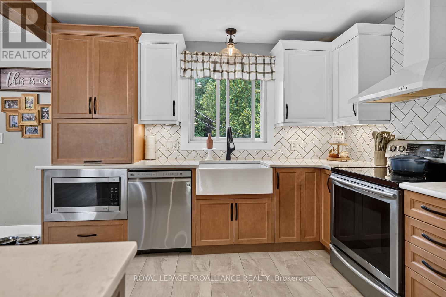 2950 MERWIN LANE - 12