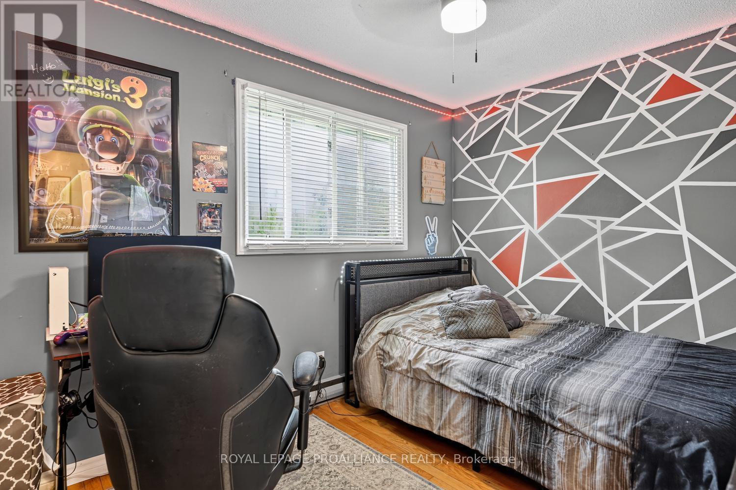 2950 MERWIN LANE - 23