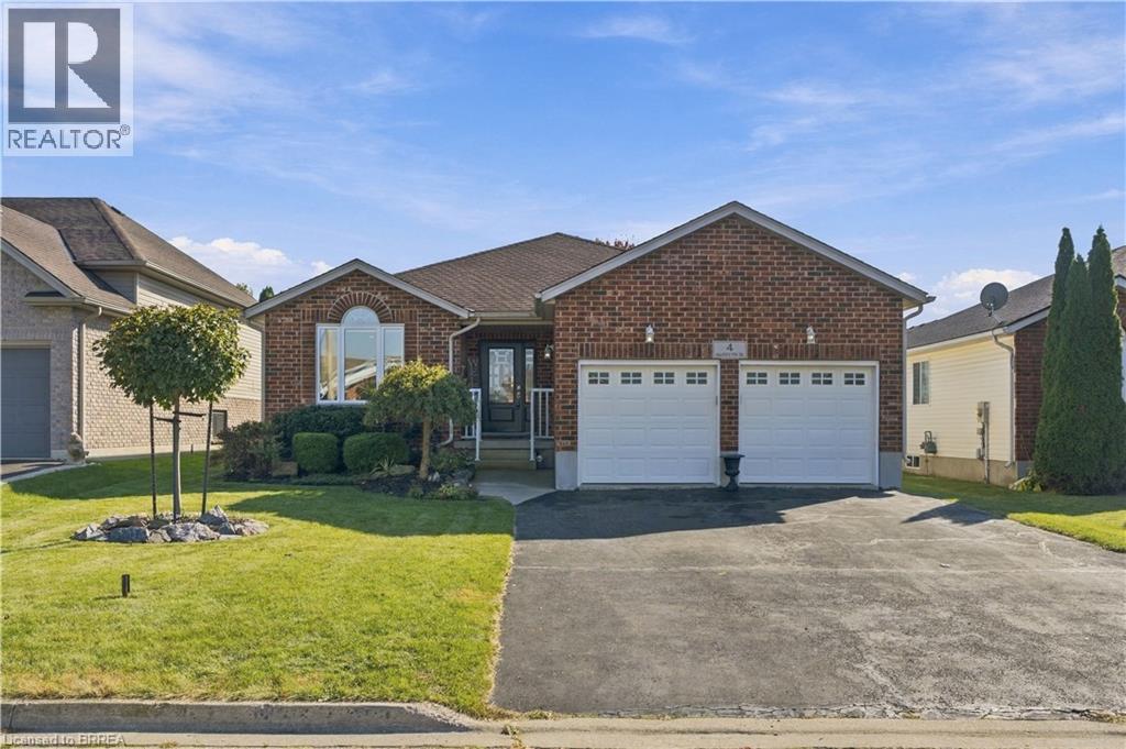 4 Macpherson Drive — photo 1