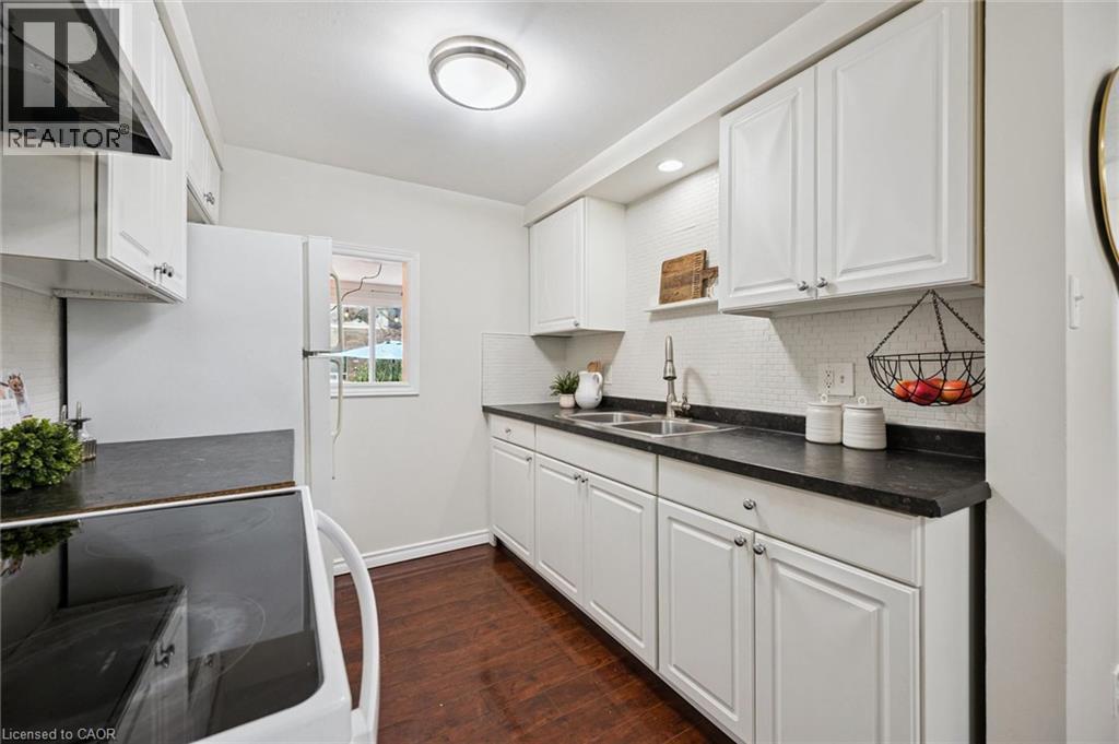 246 PATRICIA Road - 12