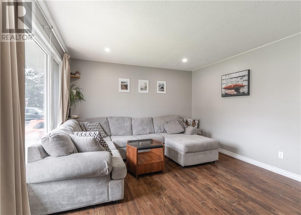4995 Coleen Avenue — photo 4