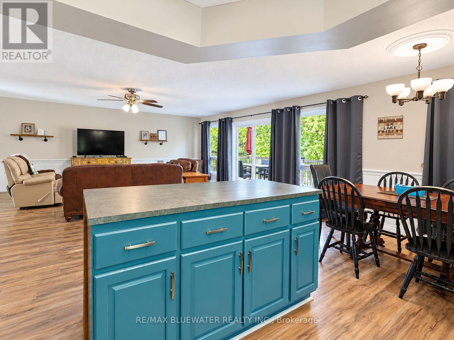 8437 Defore Drive — photo 25