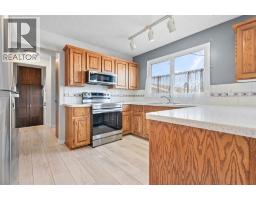 135 Queensland Road Se, Calgary, AB T2J3R9 Photo 16