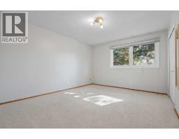 135 Queensland Road Se, Calgary, AB T2J3R9 Photo 22