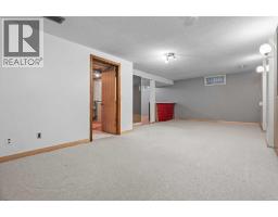 135 Queensland Road Se, Calgary, AB T2J3R9 Photo 33