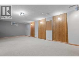 135 Queensland Road Se, Calgary, AB T2J3R9 Photo 34