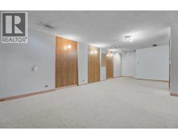 135 Queensland Road Se, Calgary, AB T2J3R9 Photo 35
