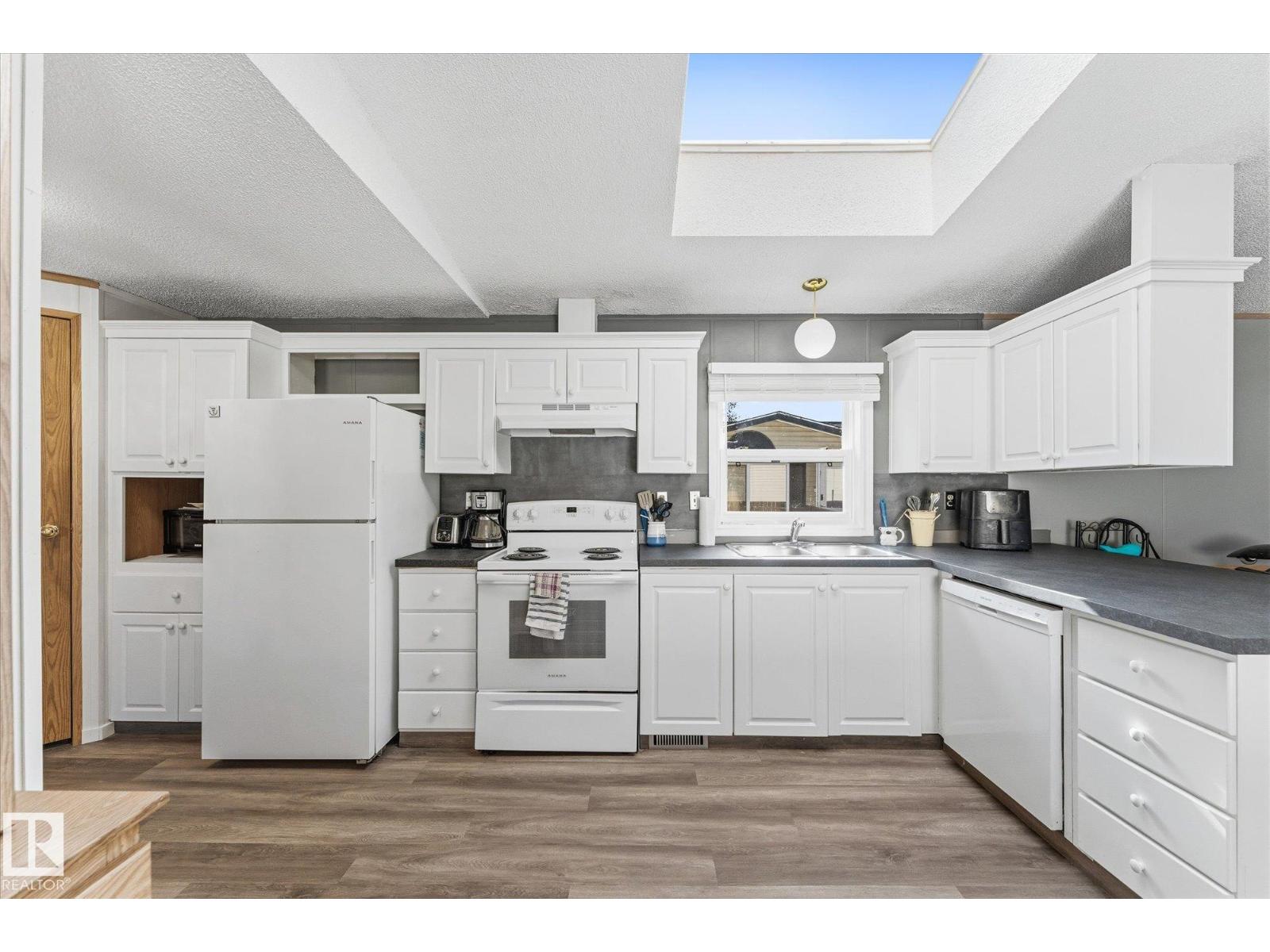 #688 53222 Range Road 272, photo 10