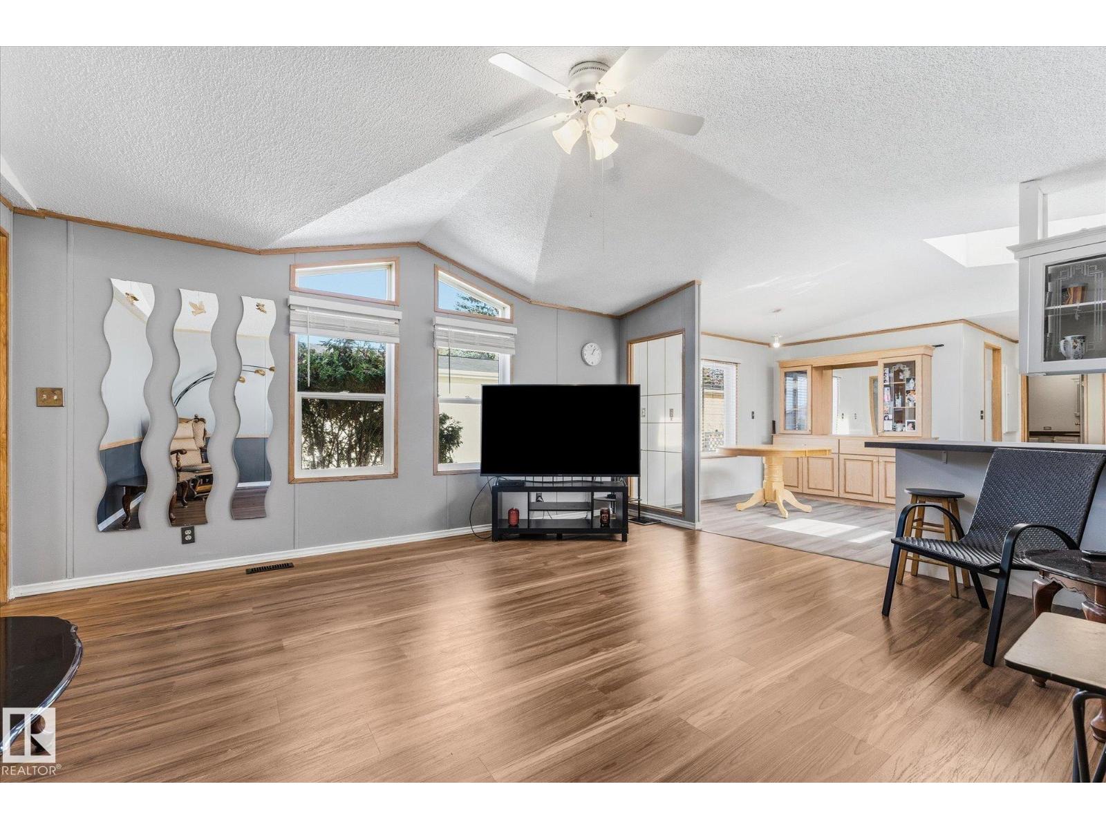 #688 53222 Range Road 272, photo 5