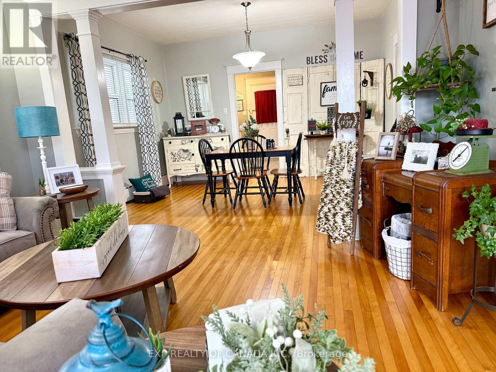 238 Elm Street South — photo 4