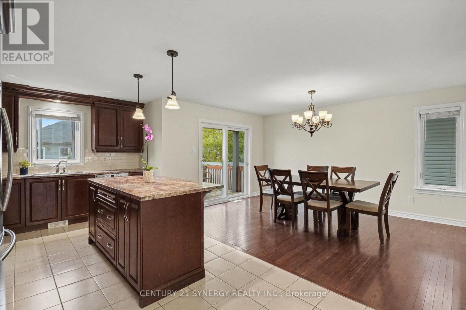 344 Colmar Street — photo 13