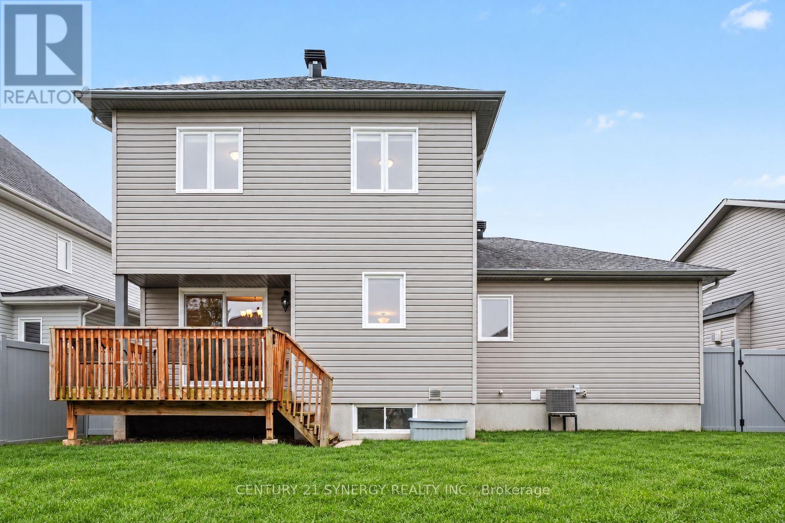 344 Colmar Street — photo 32