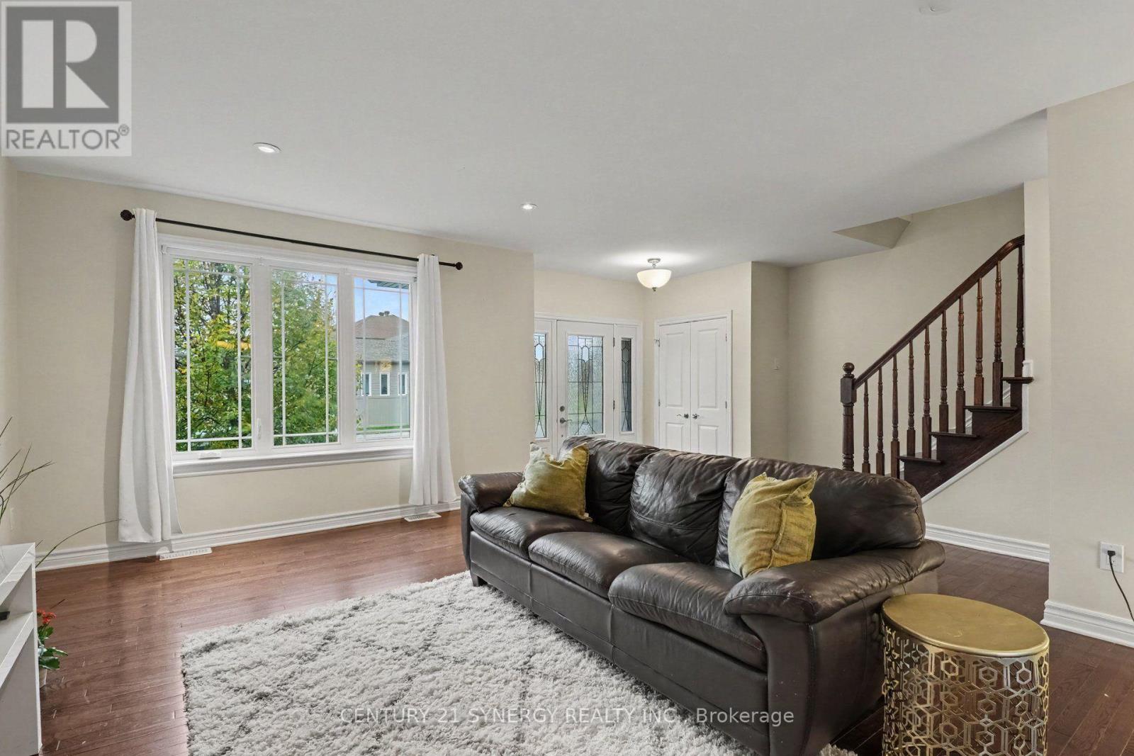 344 COLMAR STREET - 6
