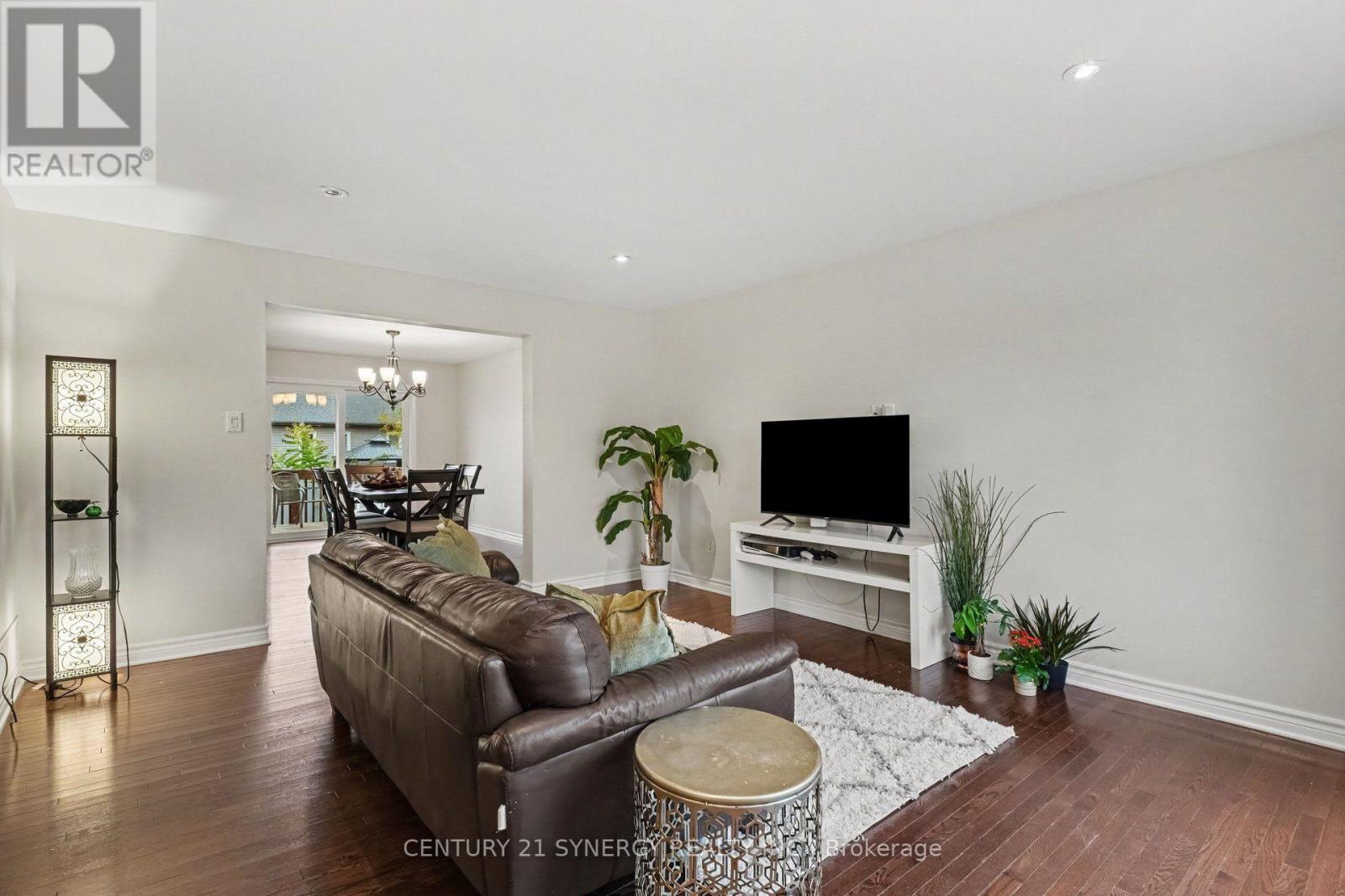344 COLMAR STREET - 7