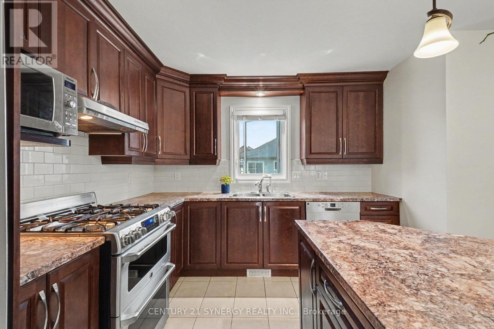 344 Colmar Street — photo 8