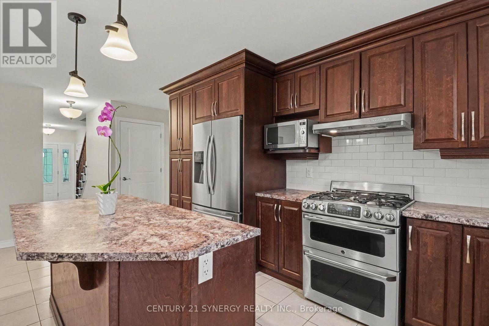 344 COLMAR STREET - 9