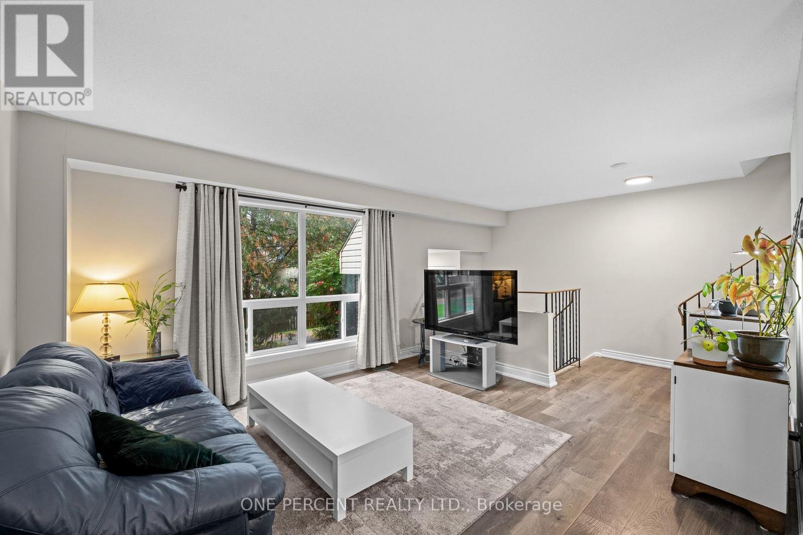 20 Sonnet Crescent — photo 10