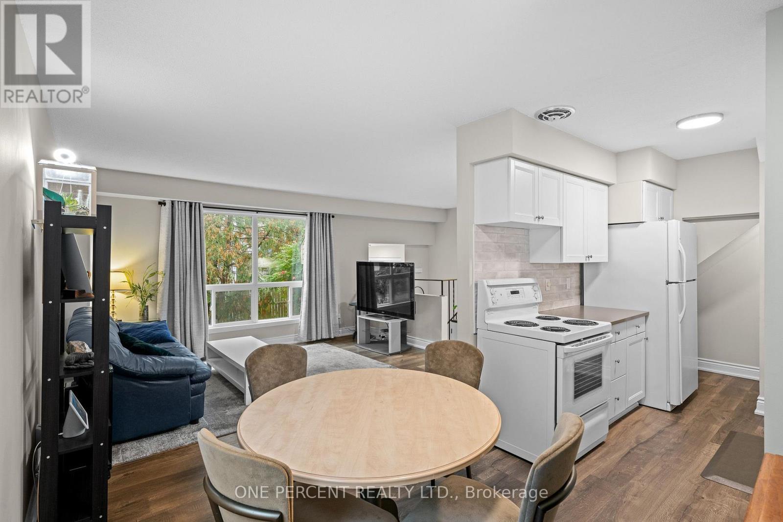 20 Sonnet Crescent — photo 14