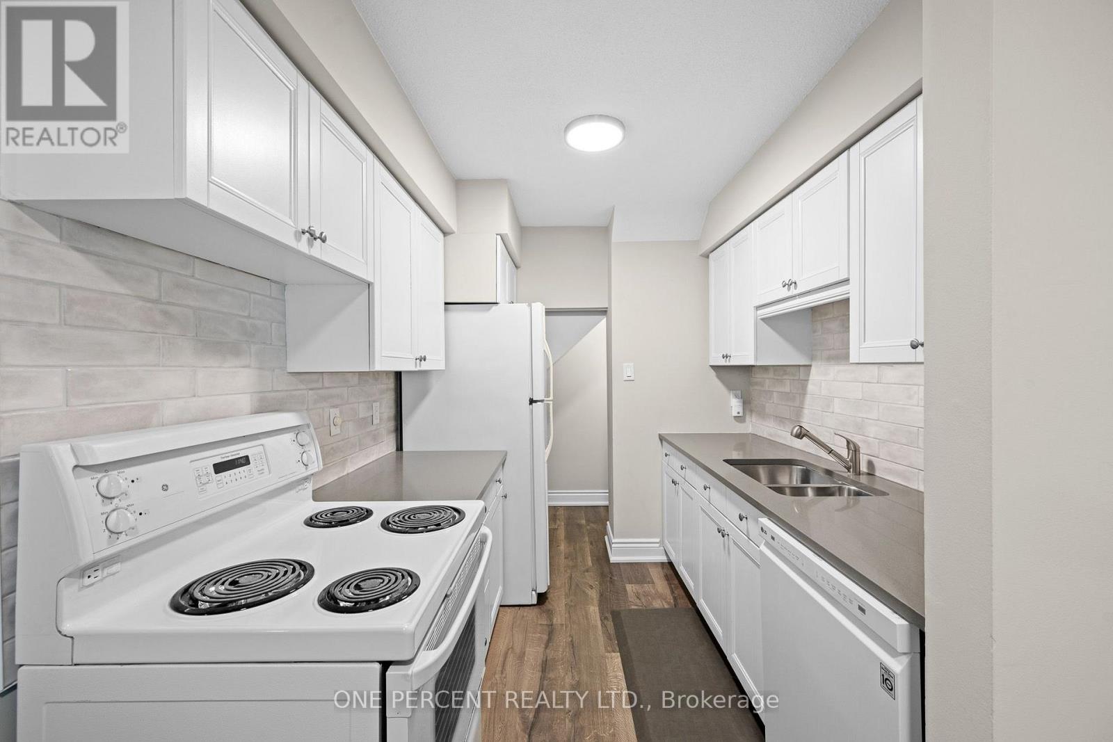 20 Sonnet Crescent — photo 15