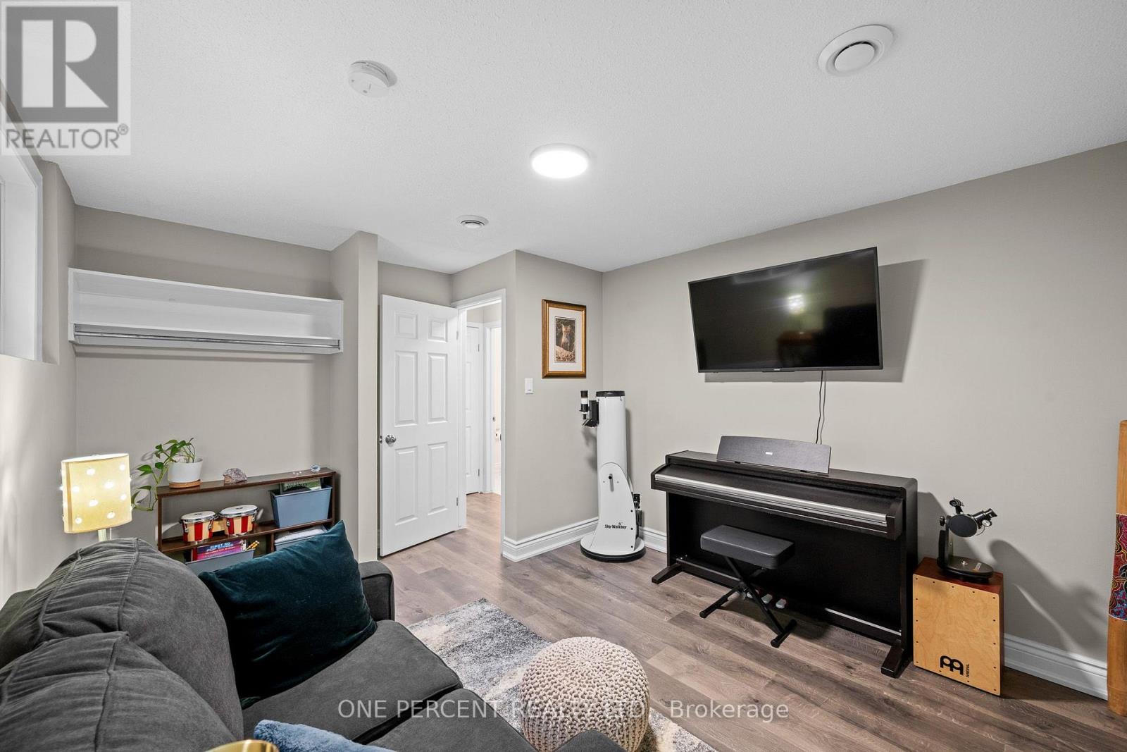 20 Sonnet Crescent — photo 25
