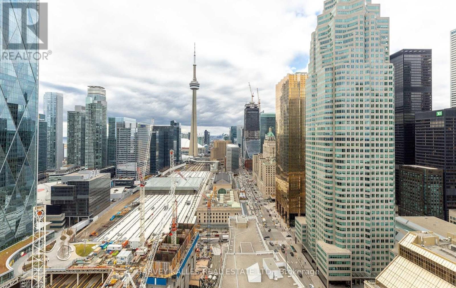8 The Esplanade Avenue — photo 18
