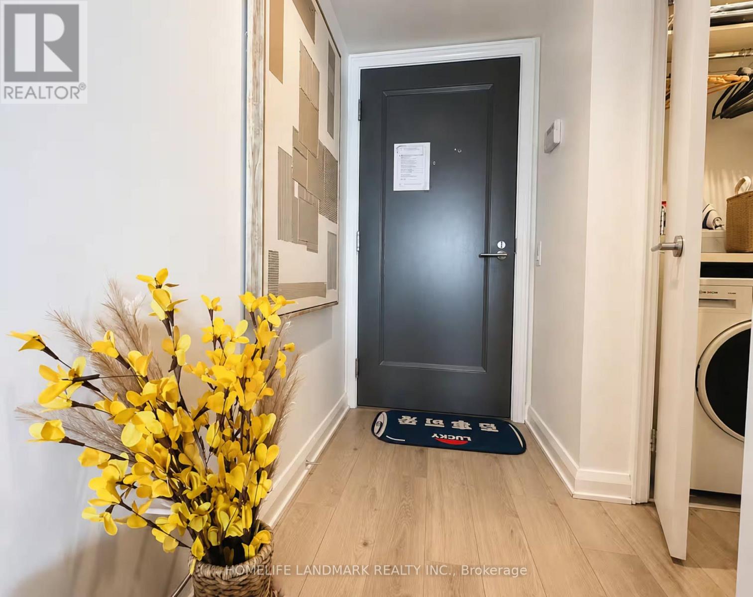 155 Yorkville Avenue — photo 22