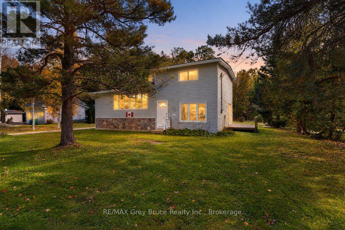 243 MCCULLOUGH LAKE DRIVE - 1