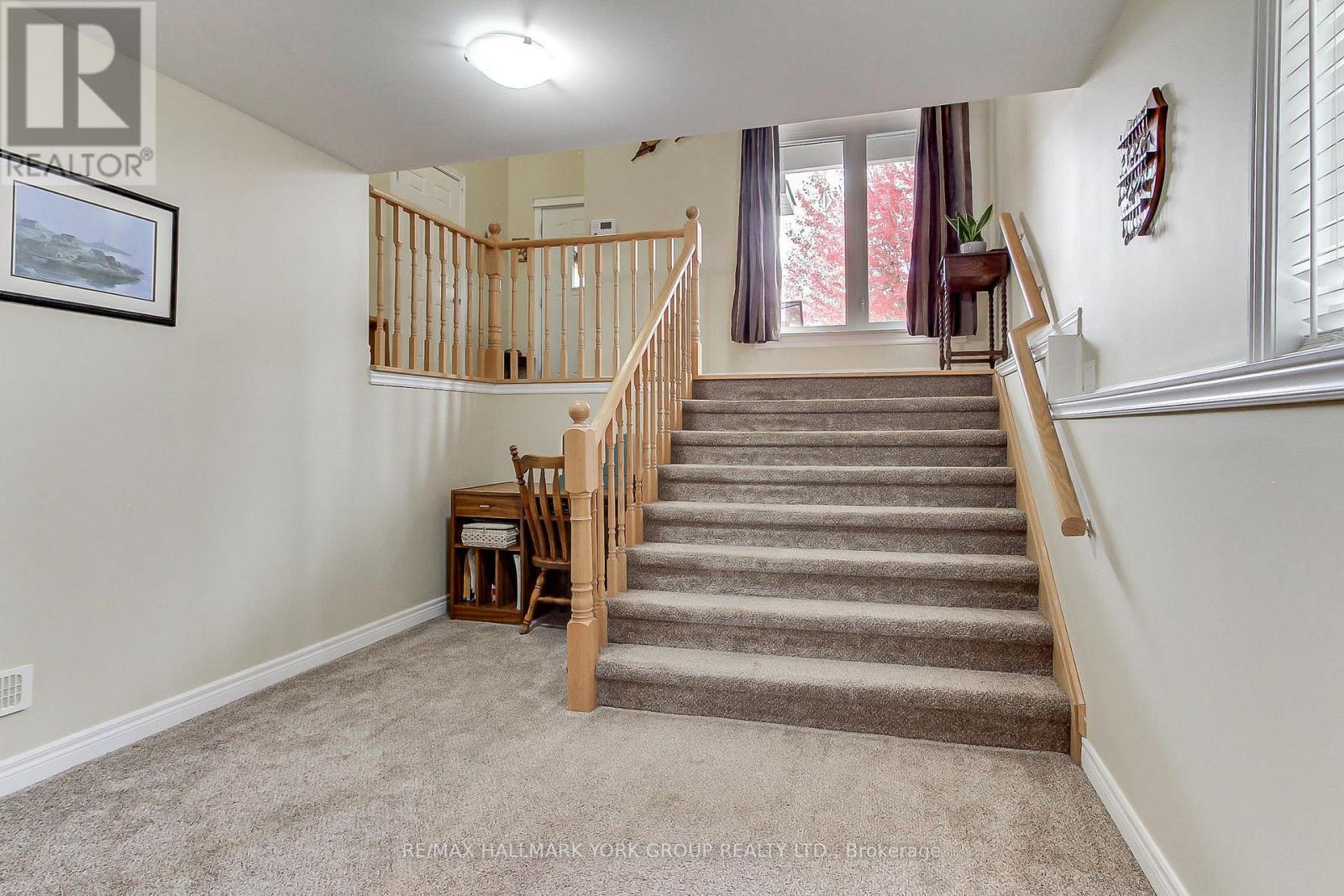 17 Hillview Drive, Newmarket, ON photo 31