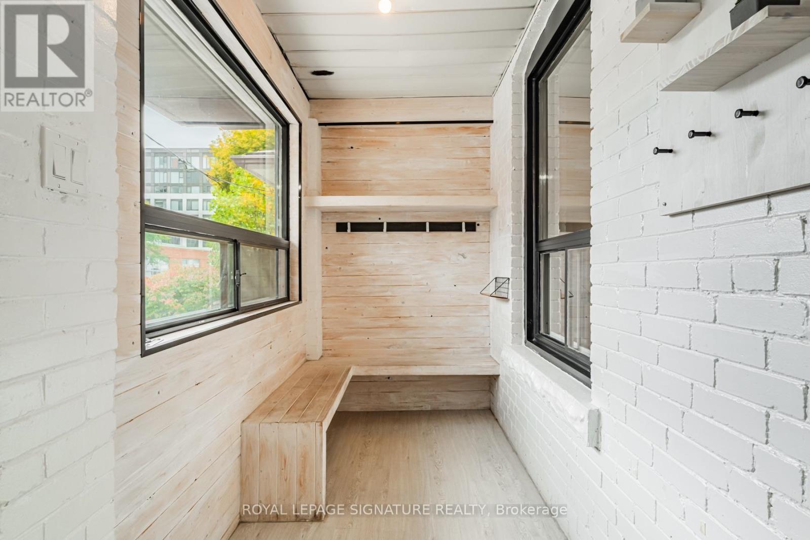 8 Adrian Avenue — photo 3