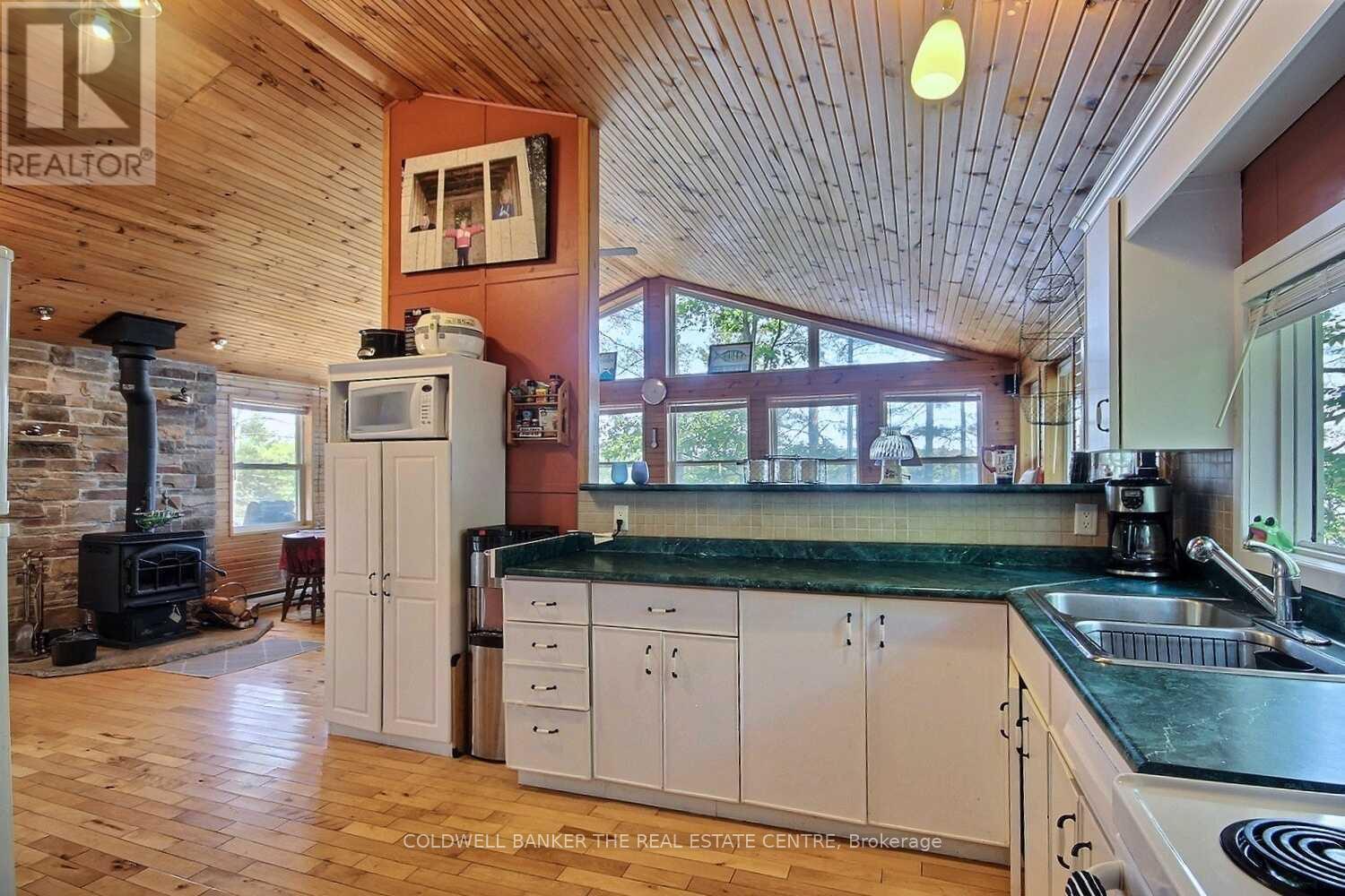 8 ISLAND 1RL Island, Gravenhurst, ON photo 10