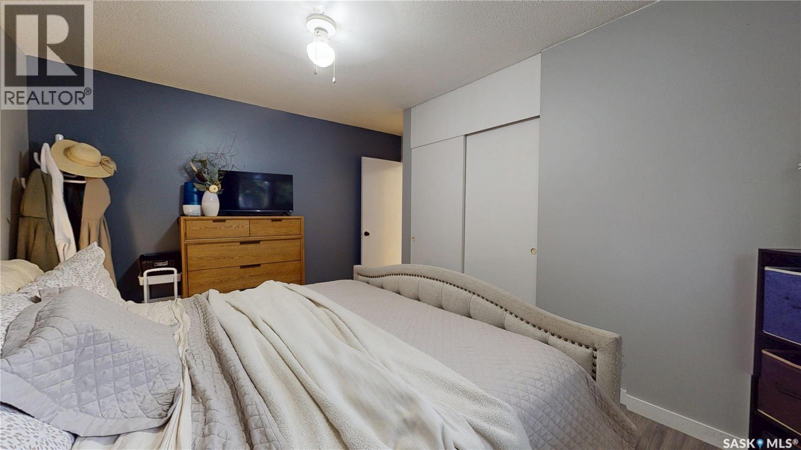 55 WALDEN CRESCENT - 26