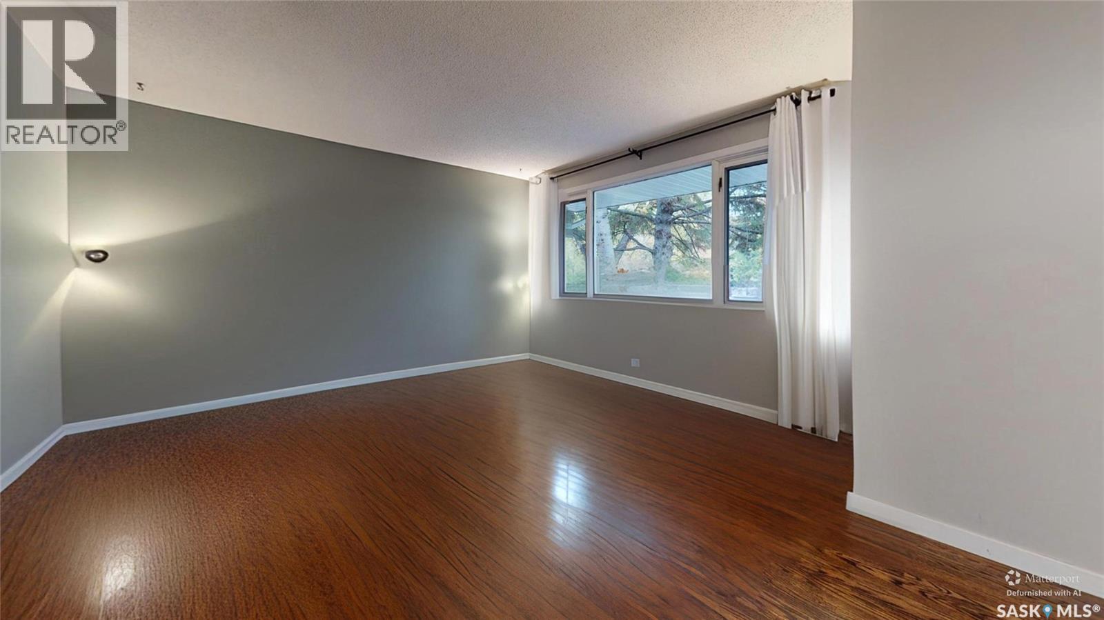 55 WALDEN CRESCENT - 39