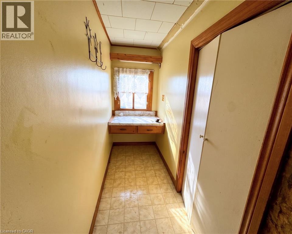 233 Talbot Street — photo 15