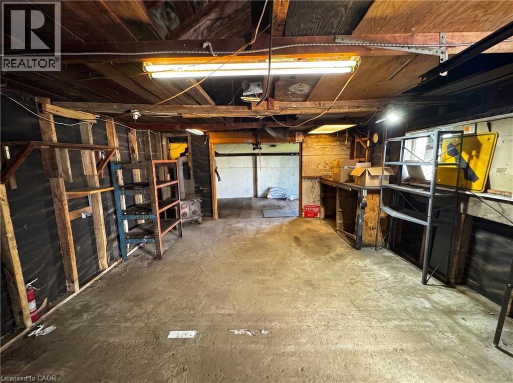 233 Talbot Street — photo 21