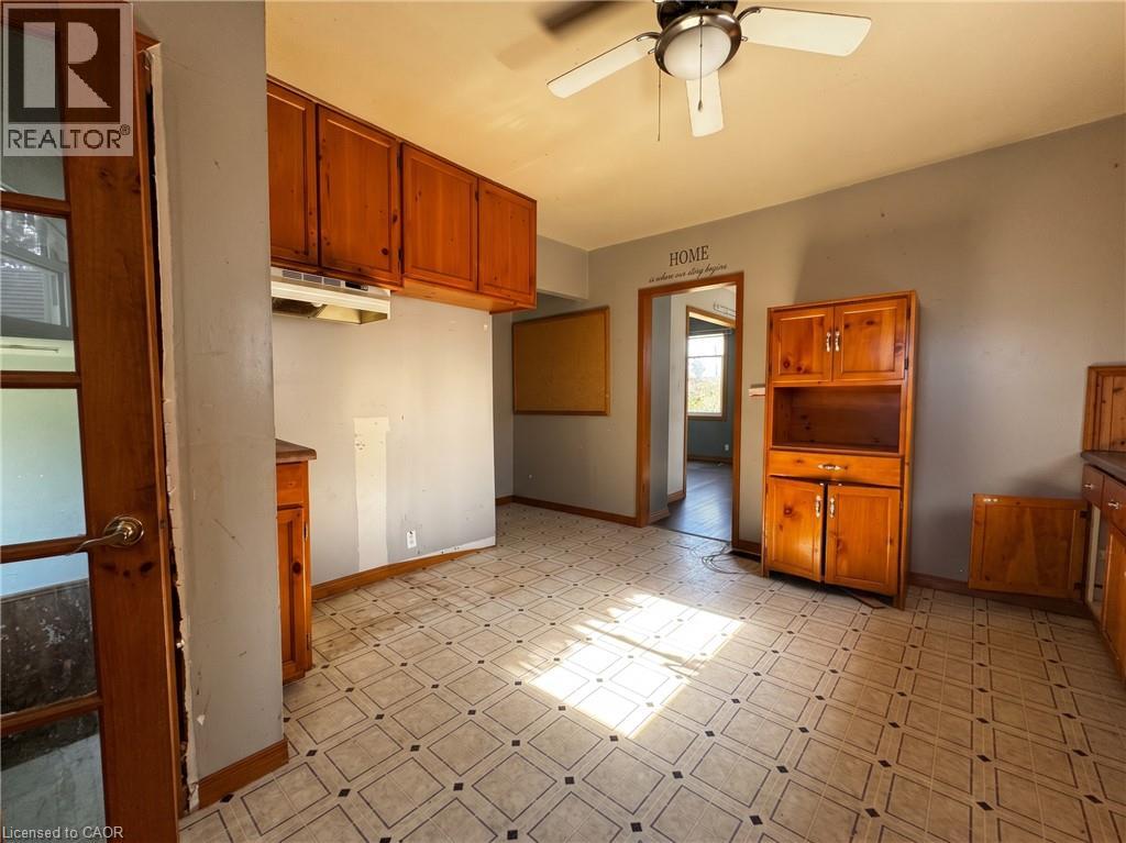 233 TALBOT Street - 4