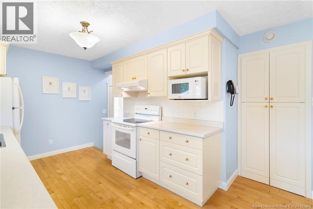 106 Hemlock Avenue - 13