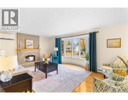 106 Hemlock Avenue, photo 3