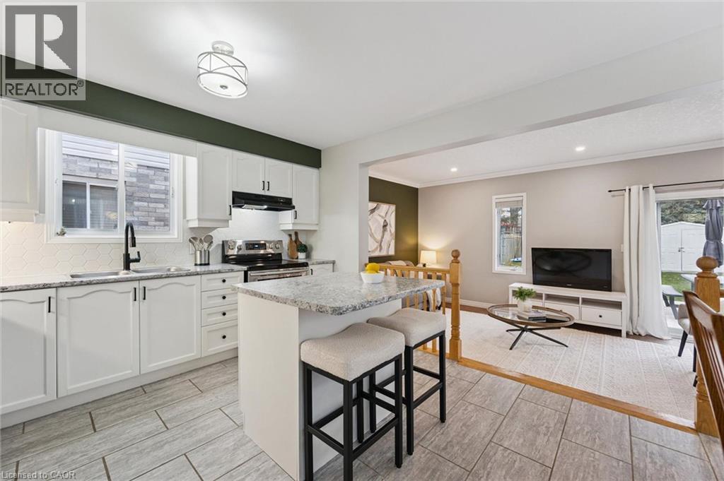 165 CAVELLETTI Court, Waterloo — photo 10