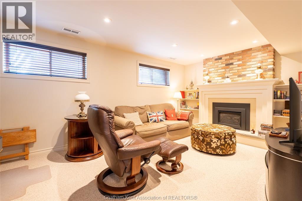 19 Glengarry Crescent — photo 26