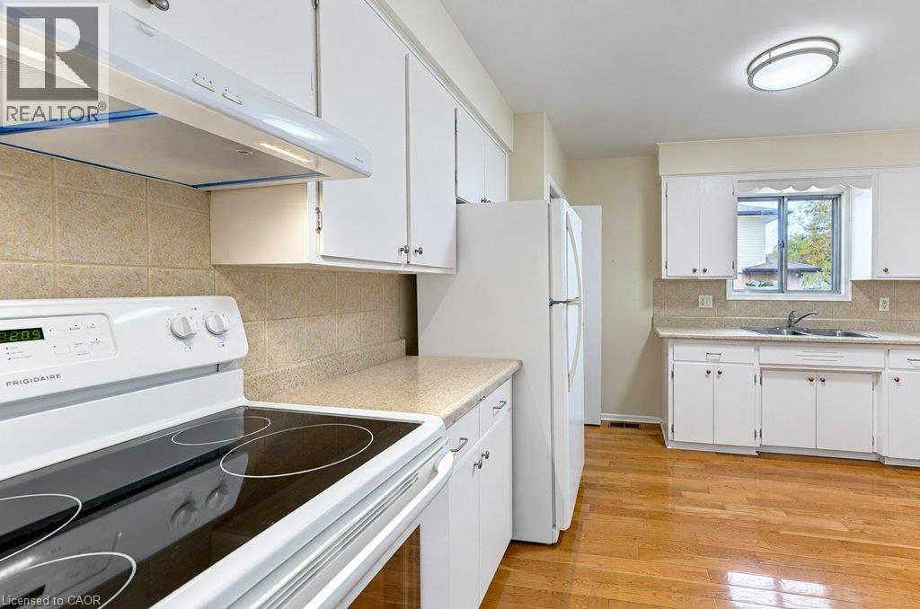 25 Applewood Avenue — photo 12