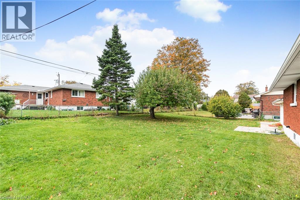 13 Meadowvale Avenue — photo 49