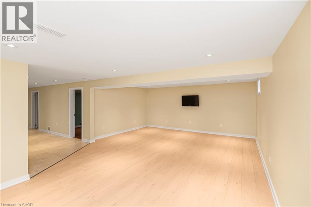 13 MEADOWVALE Avenue - 43