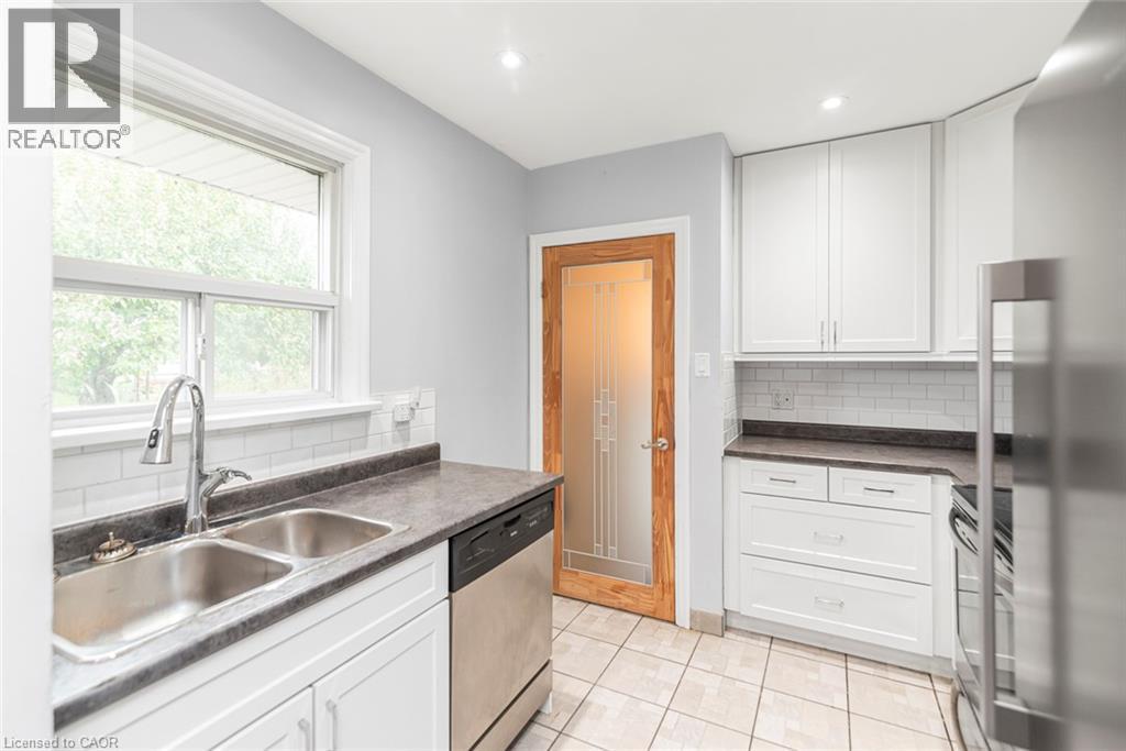 13 Meadowvale Avenue — photo 16
