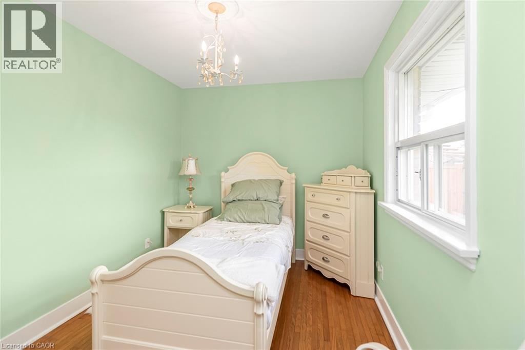 13 Meadowvale Avenue — photo 18