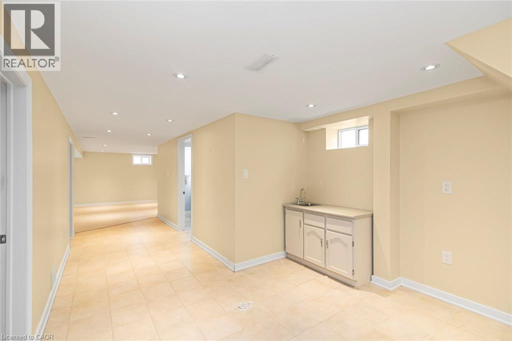 13 MEADOWVALE Avenue - 39