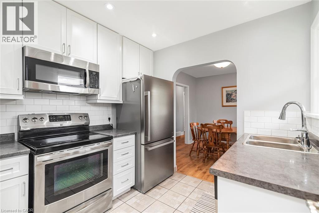 13 MEADOWVALE Avenue - 15