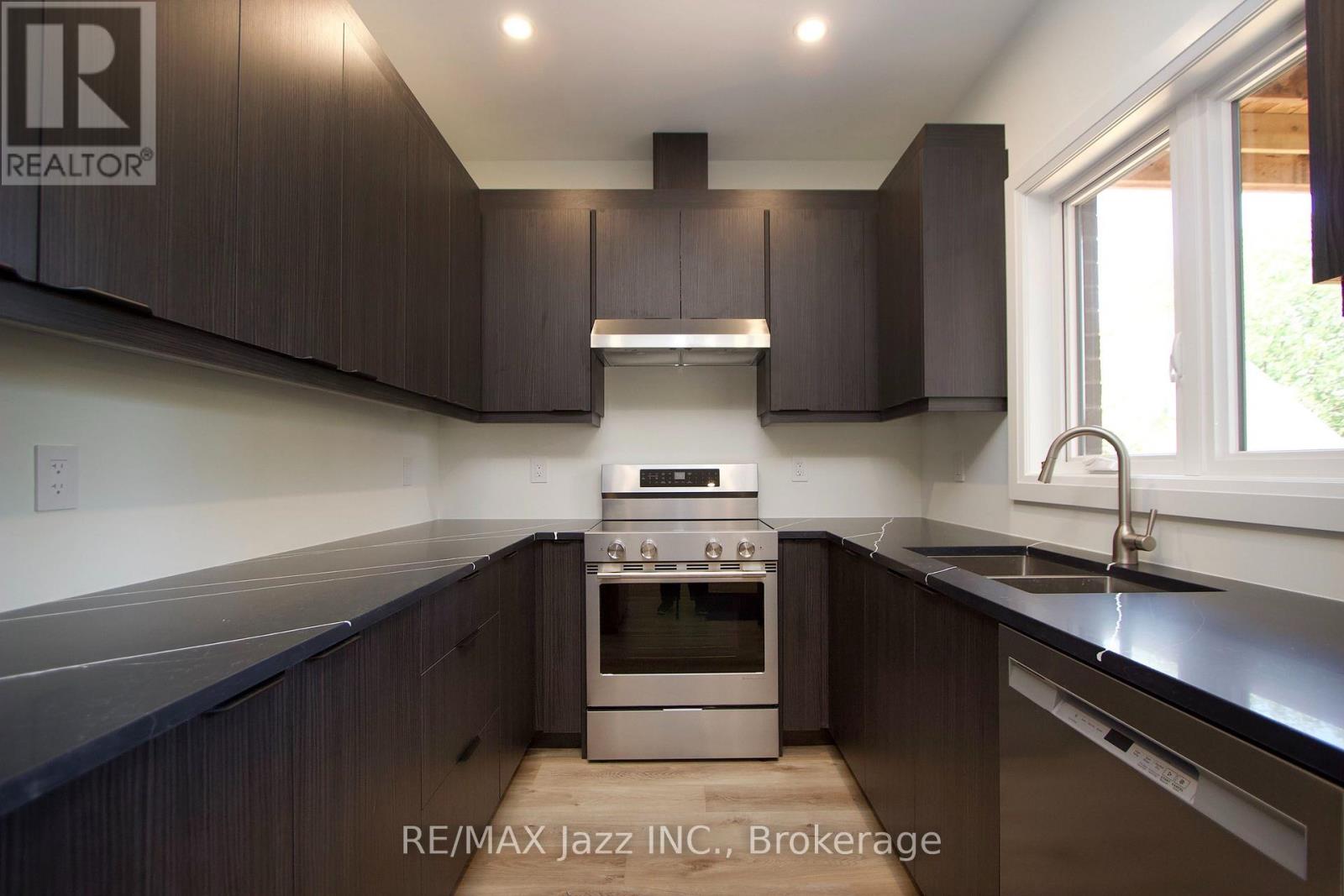 MAIN- 760 Hoskin Avenue, Oshawa, ON photo 12