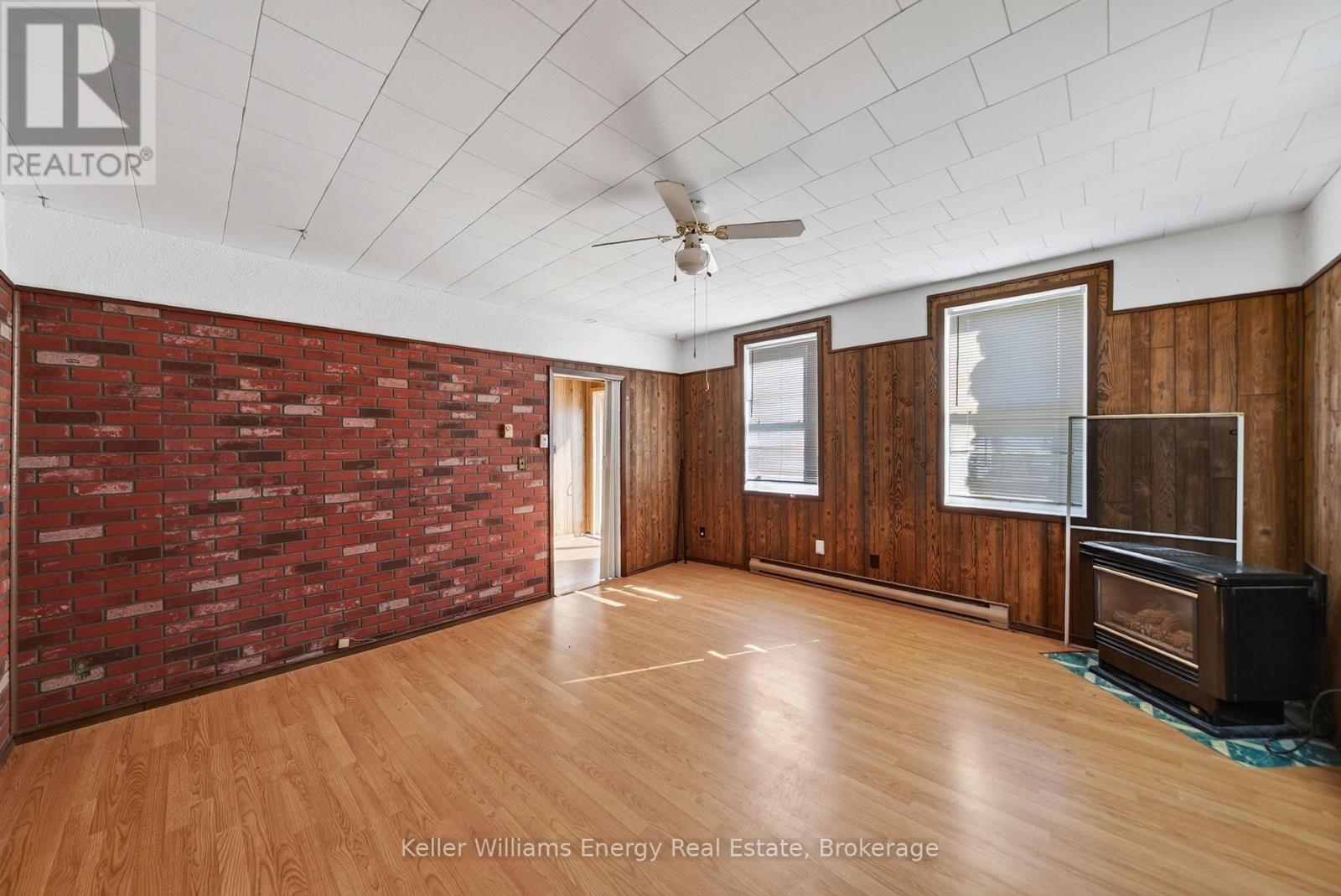 176 Wellington Main Street — photo 26