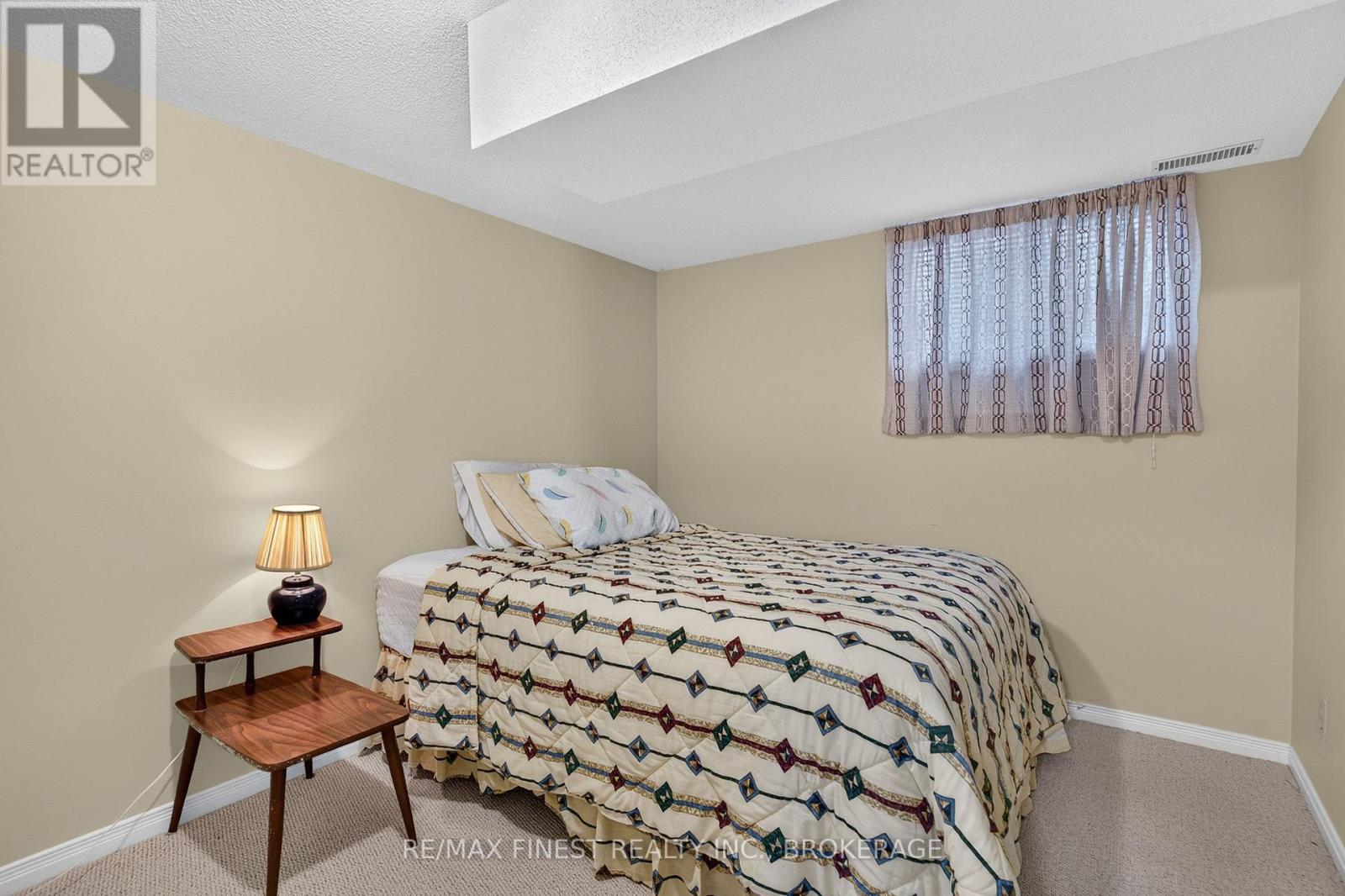 794 BUTTERNUT STREET - 38