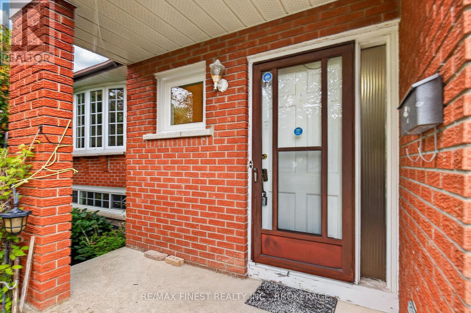 794 BUTTERNUT STREET - 5